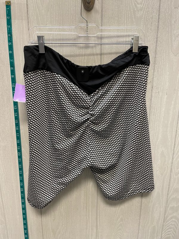 Black & White Shorts Clothes Mentor, Size 1x Hot on Sale