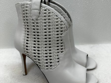 White Boots Ankle Heels Jessica Simpson, Size 8 on Sale