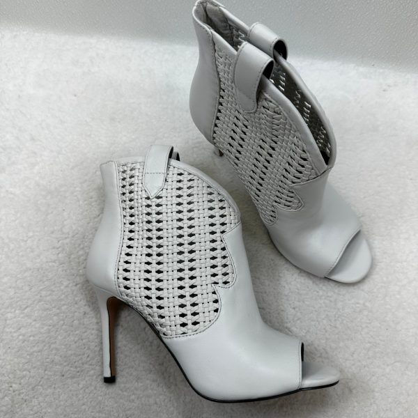 White Boots Ankle Heels Jessica Simpson, Size 8 on Sale