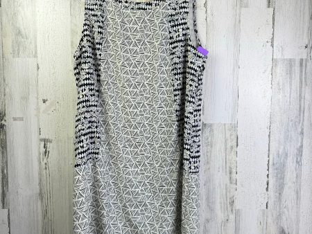 Black & White Dress Casual Short Skies Are Blue, Size M Sale