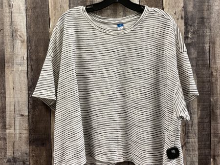 Black & White Top Short Sleeve Old Navy, Size 2x on Sale