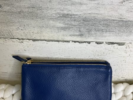 Wallet Leather Clothes Mentor, Size Medium Online Sale