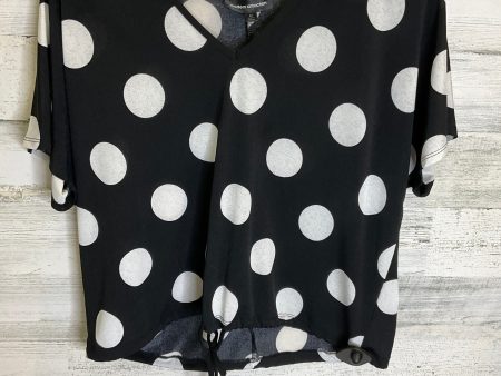 Black & White Top Short Sleeve Clothes Mentor, Size M For Sale