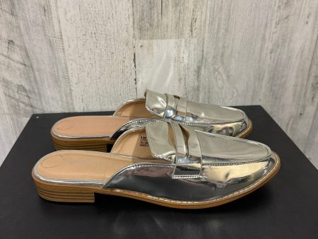 Silver Shoes Flats Madden Girl, Size 8.5 Sale