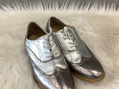 Silver Shoes Flats Bucco, Size 9 Cheap