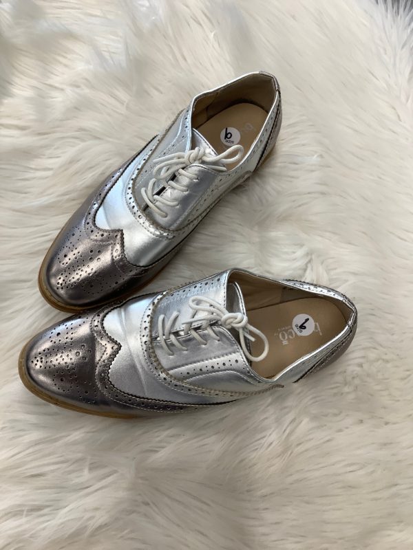 Silver Shoes Flats Bucco, Size 9 Cheap