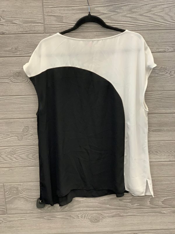 Black & White Top Short Sleeve Vince Camuto, Size 2x Discount