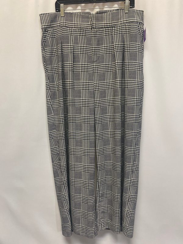 Black & White Pants Wide Leg Torrid, Size 14 on Sale