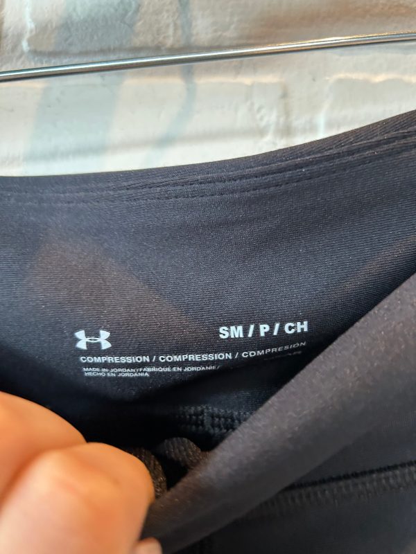 Black Athletic Leggings Capris Under Armour, Size 4 Online Sale