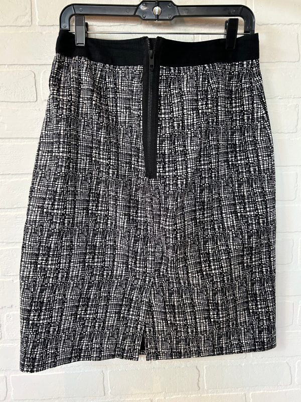 Black & White Skirt Mini & Short Halogen, Size 12petite Hot on Sale