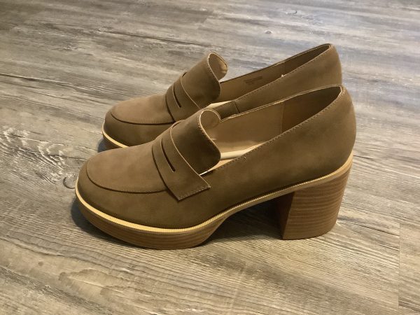 Taupe Shoes Heels Block Cmc, Size 9 on Sale